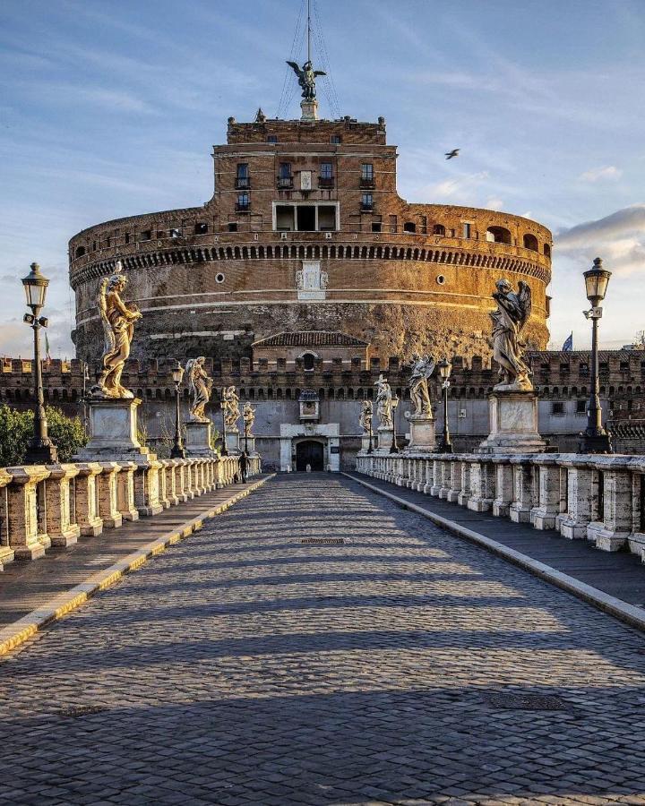 Saint Peter Welcoming * Roma